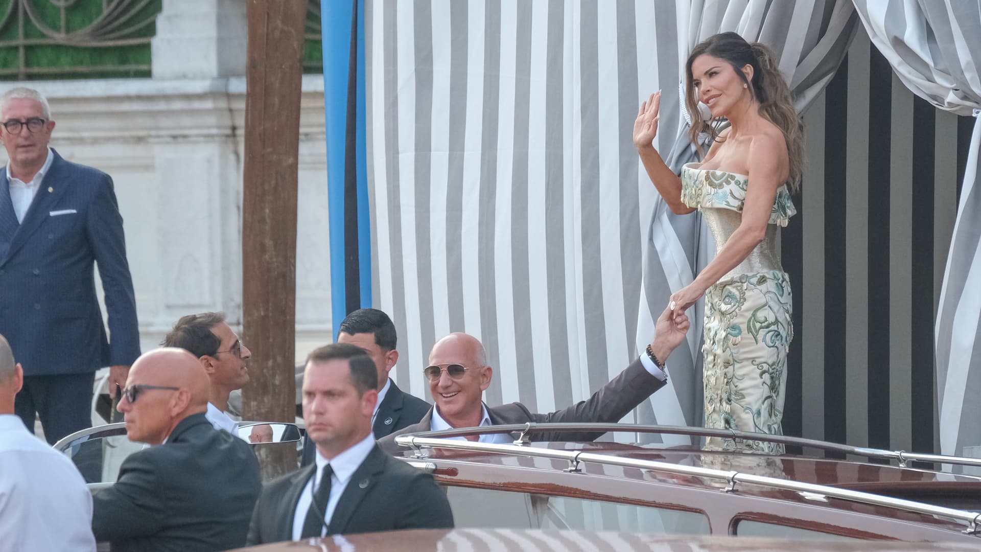 “Inside Jeff Bezos’ Luxe $50 Million Venice Wedding: Everything We Know”