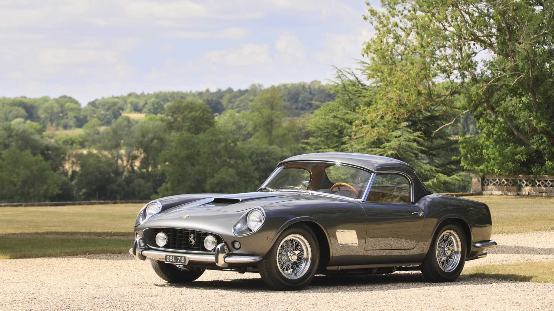 “Revving Up for Record Sales: Insights into the Upcoming Classic Car Auction”