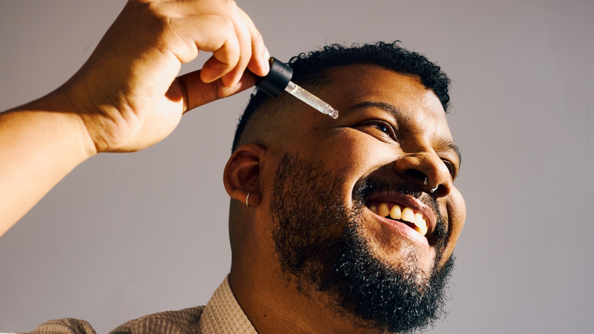 “Men’s Makeup Takes Center Stage: TikTok, Ulta, and Sephora Embrace the Trend”